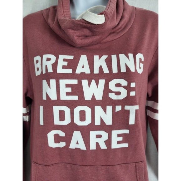 " Breaking News, I Don't Care" Women's M Sweatshirt Boat Neck Mauve by On Fire - Picture 2 of 4